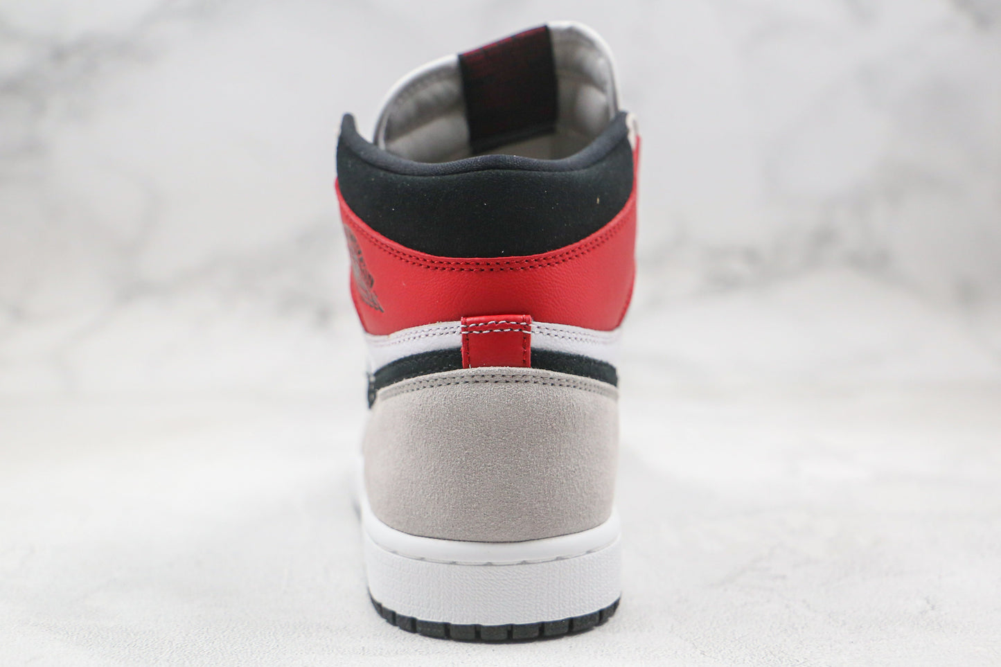 Jordan 1 Retro High Light Smoke Grey 