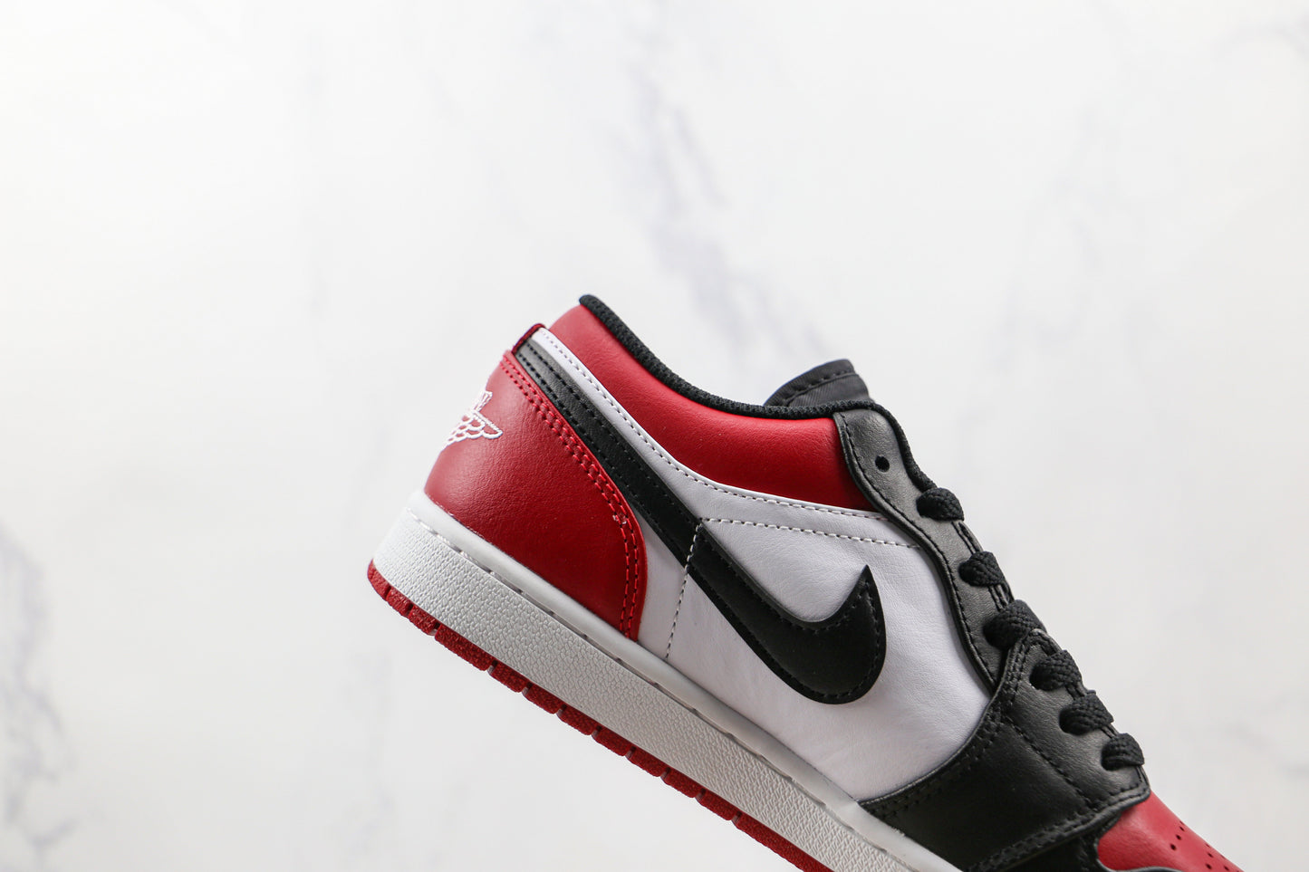 Jordan 1 Low Bred Toe 