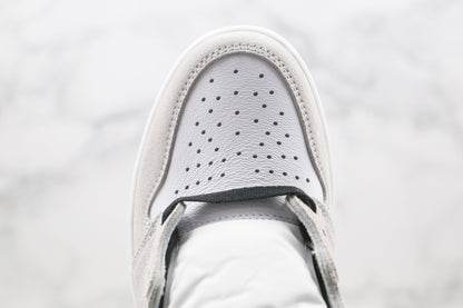 Jordan 1 Retro High Light Smoke Grey 