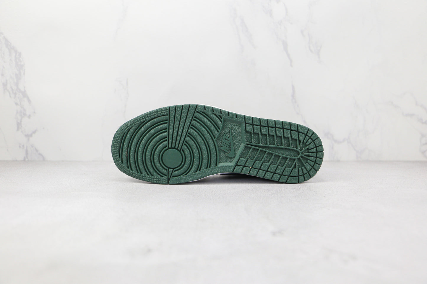 Jordan 1 Low Green Toe 