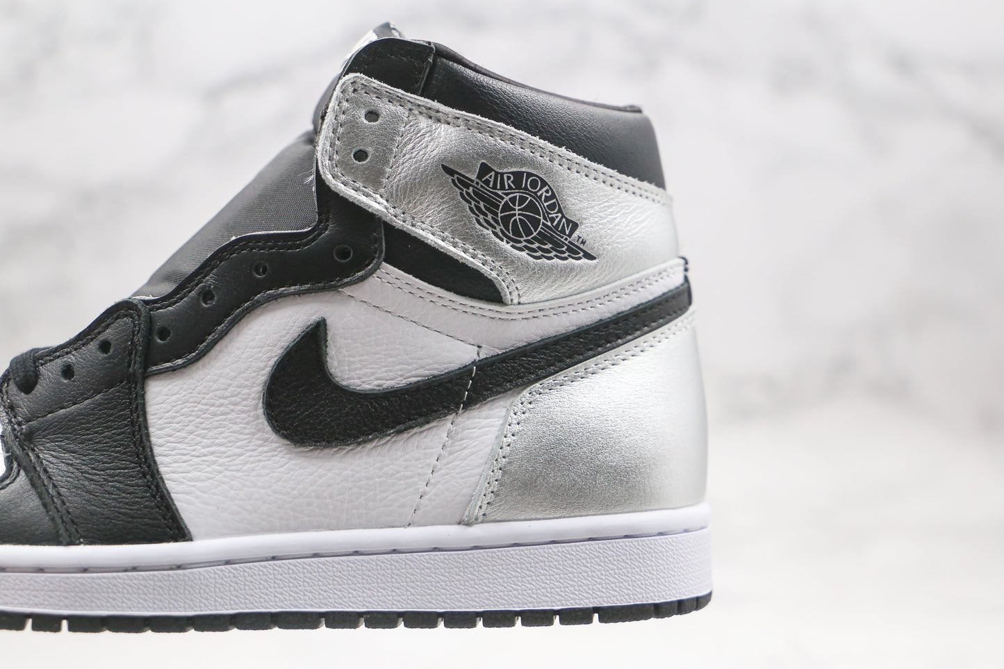 Jordan 1 Retro High Silver Toe 