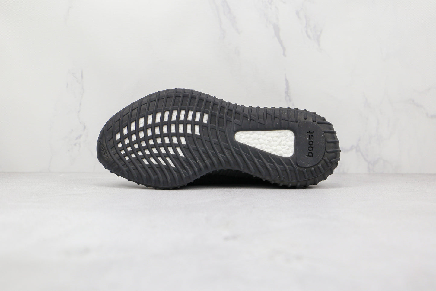 Adidas Yeezy Boost 350 V2 Preto Vermelho 