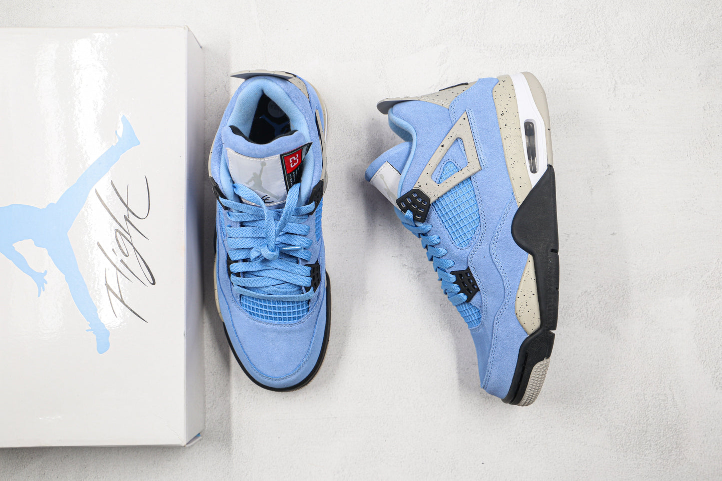 Jordan 4 Retro University Blue 