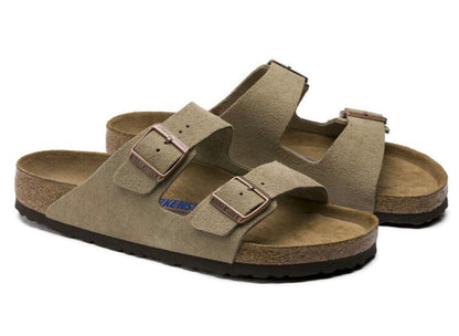 Birkenstock Arizona com palmilha macia em camurça