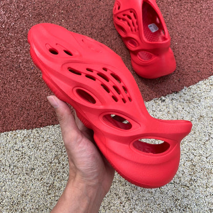 Adidas Yeezy Foam RNNR Vermilion 