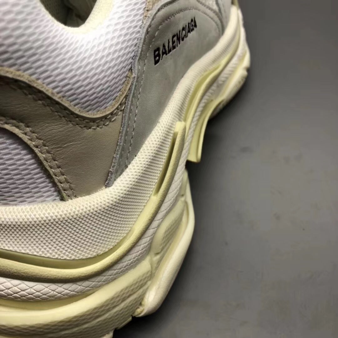Balenciaga Triple S Branco 