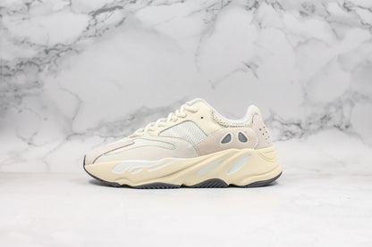 Adidas Yeezy Boost 700 Analógico 