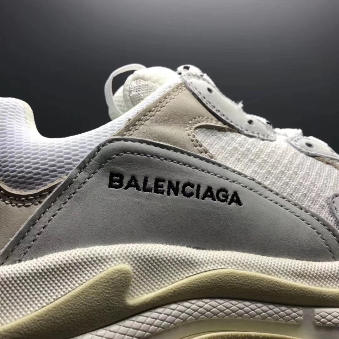 Balenciaga Triple S Branco 