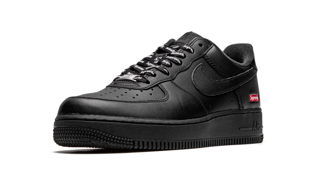 Nike Air Force 1 Low Supreme Preto