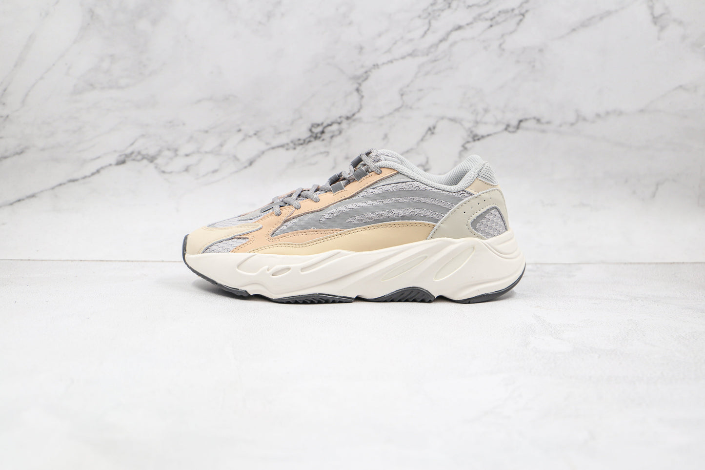Adidas Yeezy Boost 700 V2 Creme