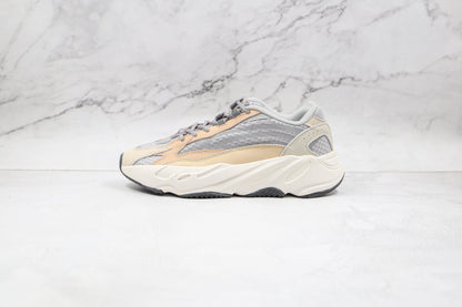 Adidas Yeezy Boost 700 V2 Creme