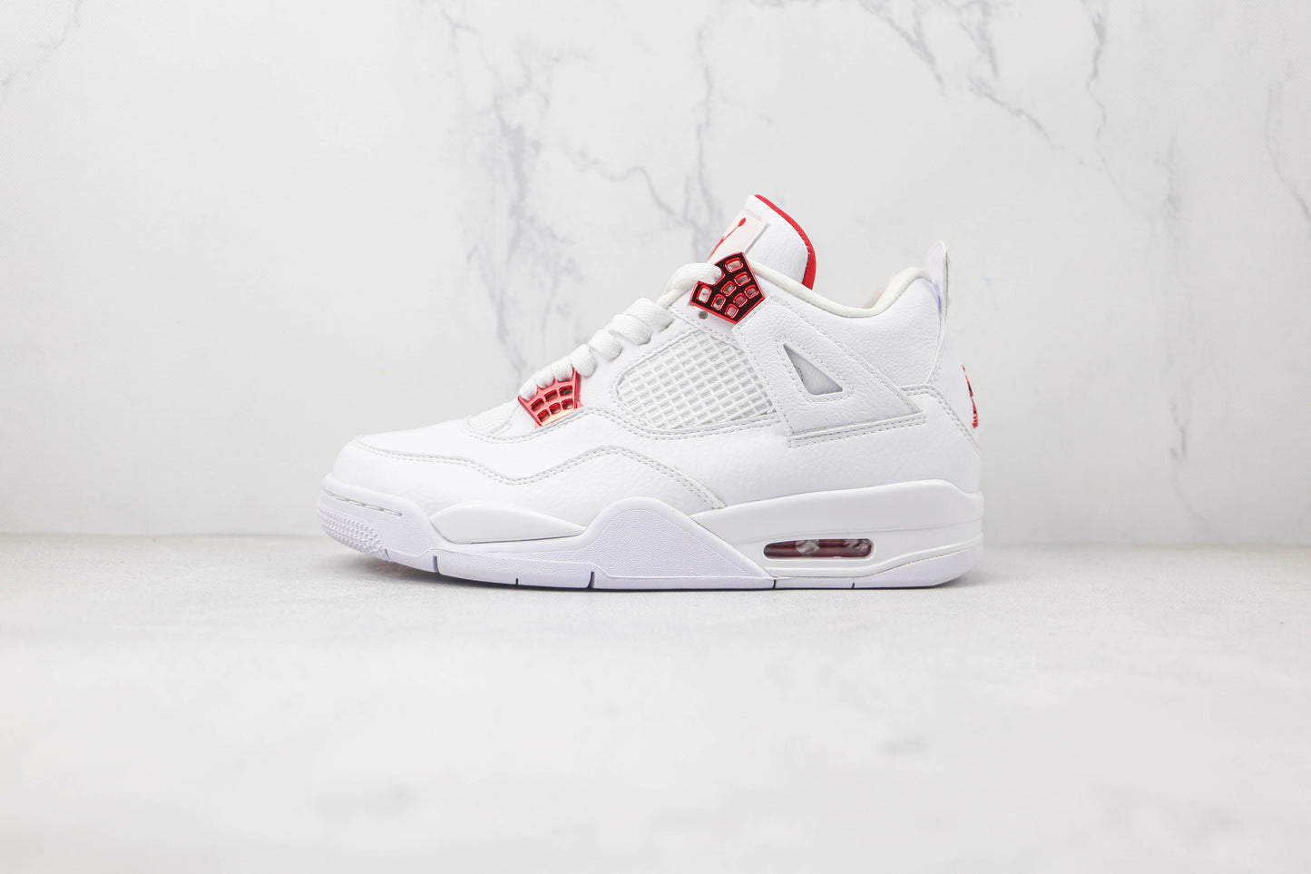Jordan 4 Retro Vermelho Metálico