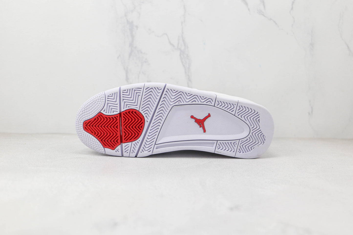 Jordan 4 Retro Vermelho Metálico