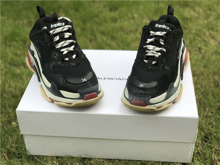 Balenciaga Triple S Preto Branco Vermelho