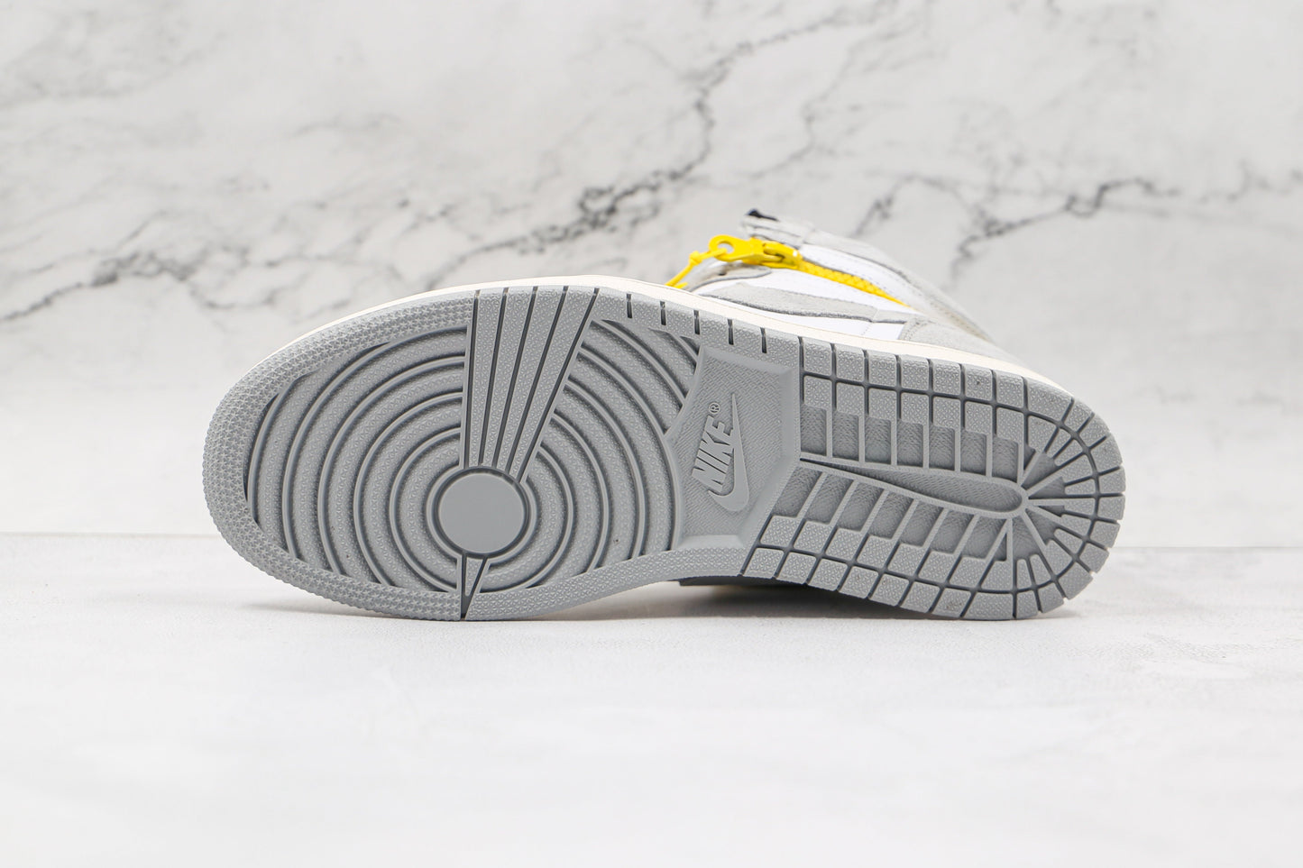 Jordan 1 High Switch Cinza Fumaça Claro
