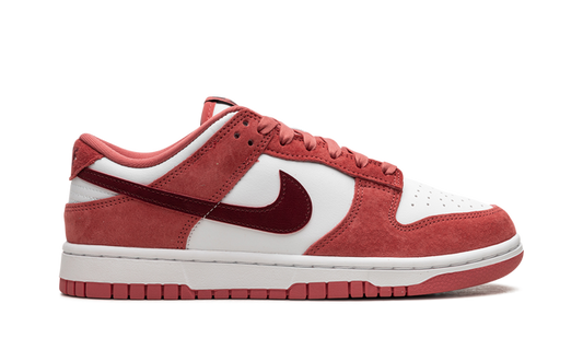 Nike Dunk Low Dia dos Namorados (2024)