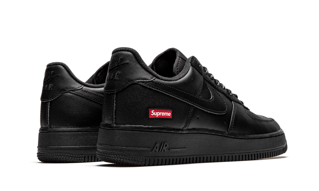 Nike Air Force 1 Low Supreme Preto